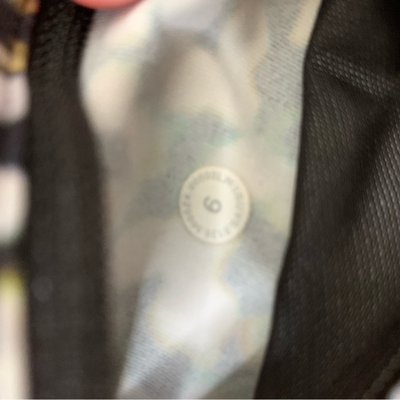 Lululemon womens black speed up tight 28” full on luxtreme metropolis glow multi - Picture 7 of 9